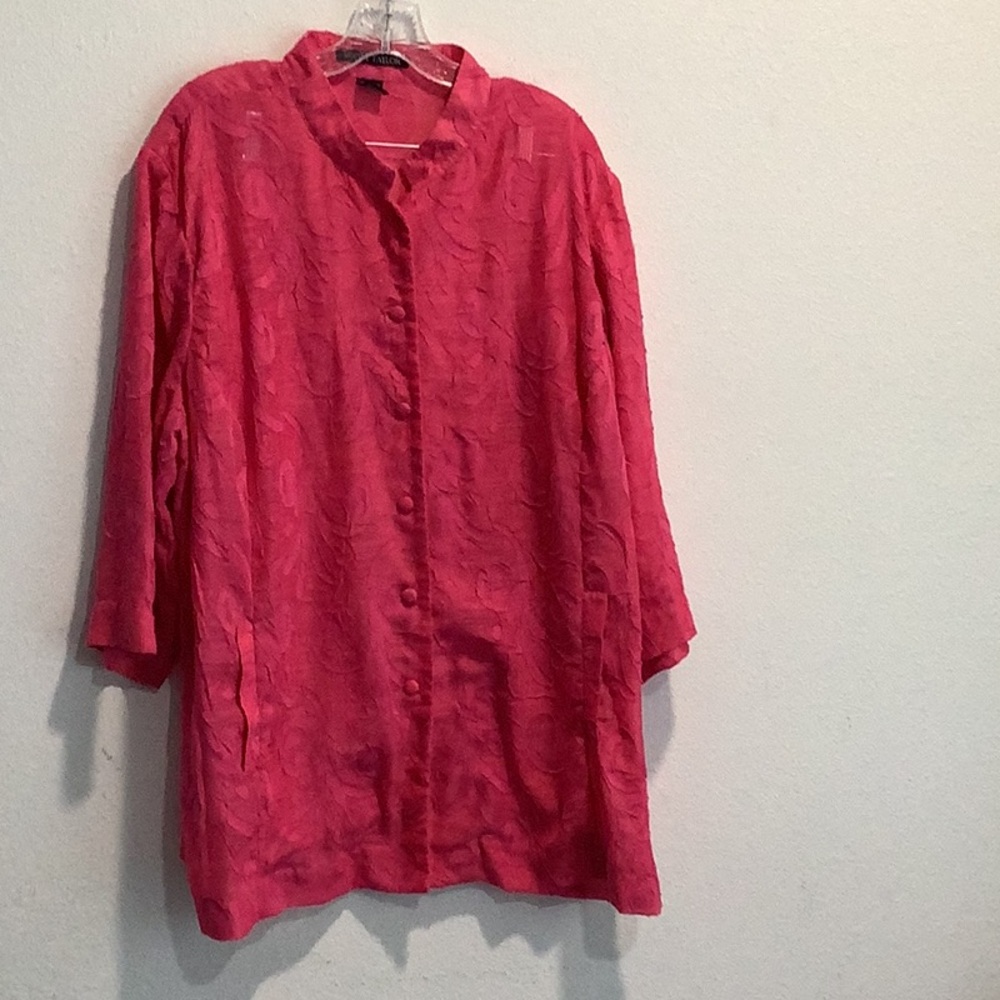 Scott Taylor lightweight semi sheer blouse